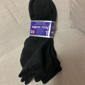 Diabetic men or women black socks